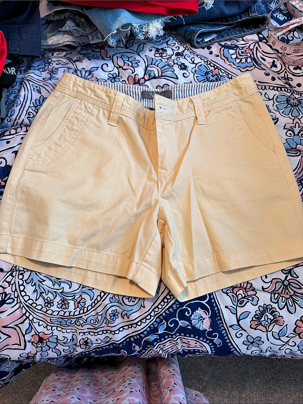 NWOT Natural Reflections Utility Pocket Shorts Bermuda Shorts Yellow Size 4